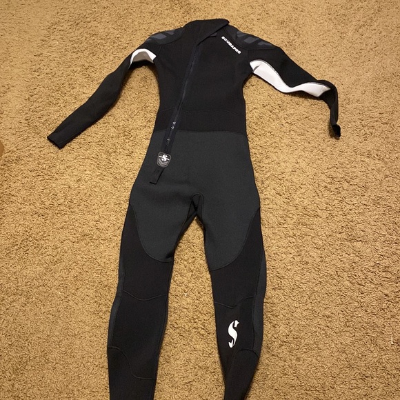 SCUBAPRO Wet Suit US size 2. Worn one time - Picture 3 of 6